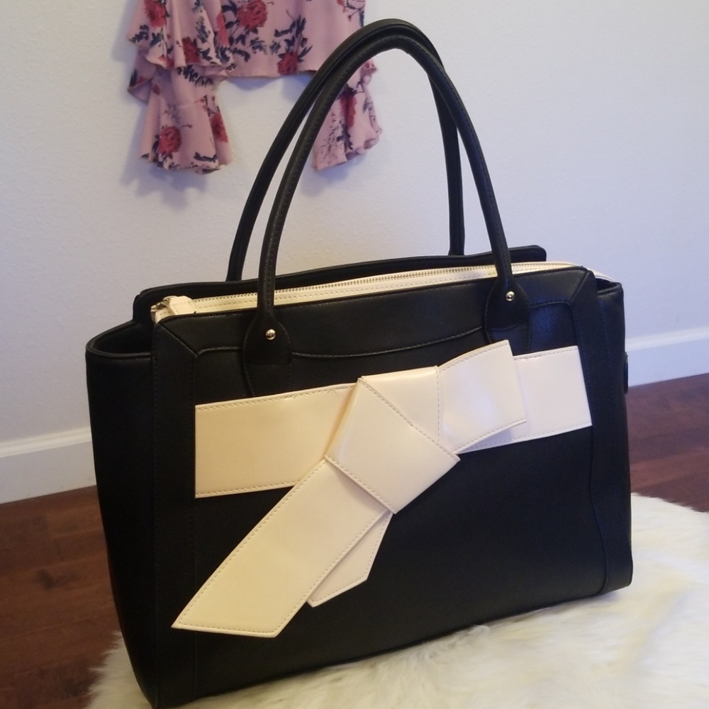 Black & white purse from Just Fab
